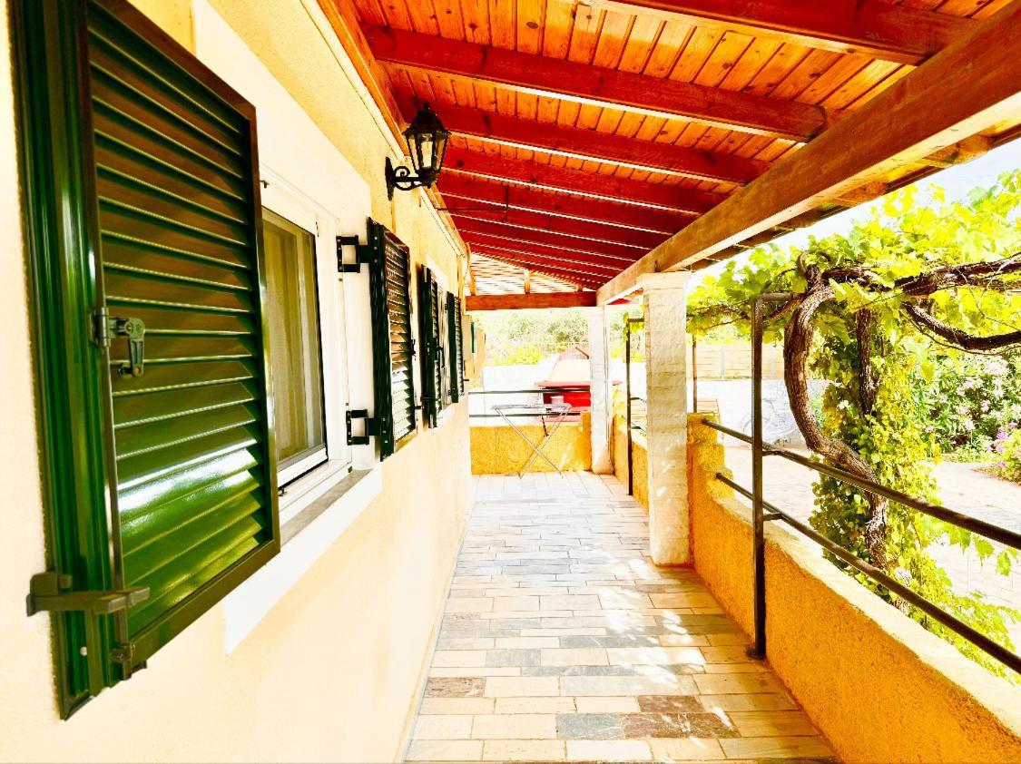 Tetraktys Estate Beachside Υδωρ Ágios Matthaíos Extérieur photo